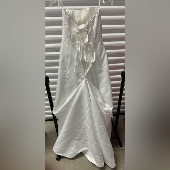 Beaded white wedding or pageant gown - Picture 2 of 8